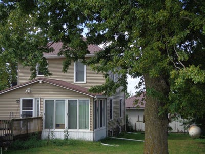 /international/us/2301-grant-avenue-independence-ia-110120138813/