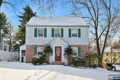 /international/us/40-clinton-avenue-tenafly-nj-110109168517/
