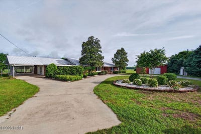 /international/us/1712-shamrock-lane-chipley-fl-110108439295/