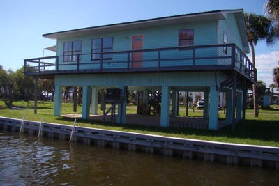 /international/us/103-4th-ave-west-horseshoe-beach-fl-110108603610/