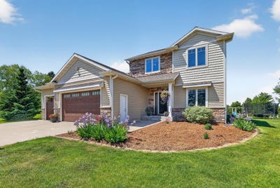 /international/us/217-skyline-drive-wabasha-mn-110108577794/