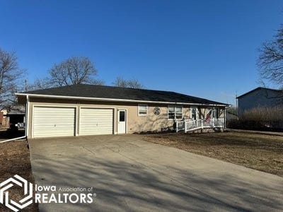/international/us/405-washington-street-new-market-ia-110106232353/
