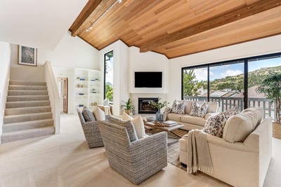 /international/us/28088-barn-ct-carmel-in-110108365296/