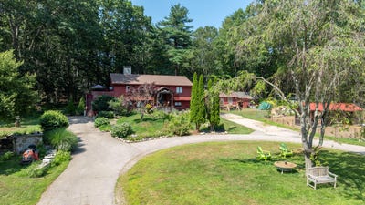/international/us/35-gunnison-road-york-me-110100979356/