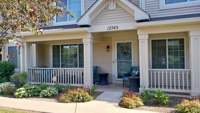 /international/us/12745-w-wakefield-drive-beach-park-il-110108575305/