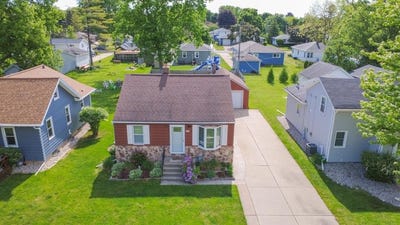 /international/us/1932-delaware-street-oshkosh-wi-110108551411/