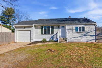 /international/us/7-chapel-hill-drive-brentwood-ny-110104127066/