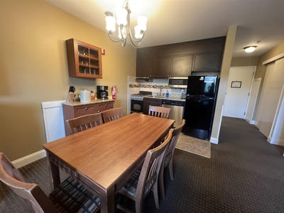 /international/us/226-228-qtr-2-grand-summit-way-dover-vt-110102080569/
