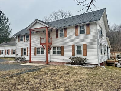 /international/us/1-royal-acres-drive-middletown-ny-110108443216/