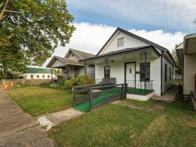 /international/us/1735-monroe-avenue-huntington-wv-110120410911/