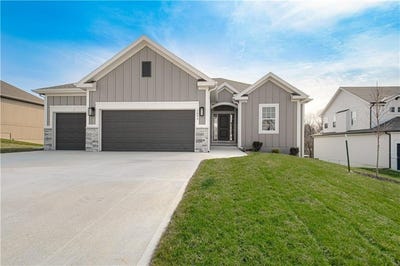 /international/us/621-e-13th-street-kearney-mo-110107833127/