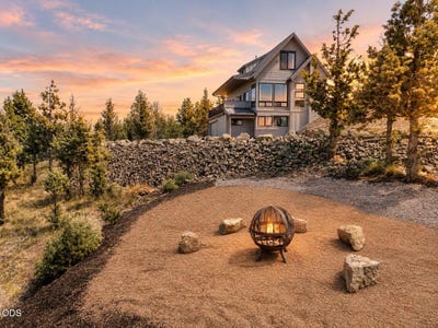 /international/us/15900-se-winchester-loop-prineville-or-110106496399/