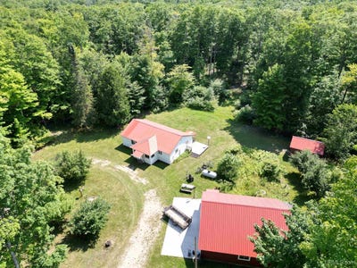 /international/us/17669-17th-garden-mi-110101195353/