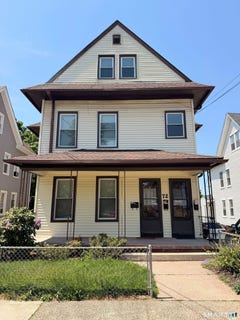 /international/us/72-n-whittlesey-avenue-wallingford-ct-110108345864/
