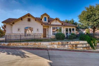 /international/us/300-enclave-circle-horseshoe-bay-tx-110105635393/