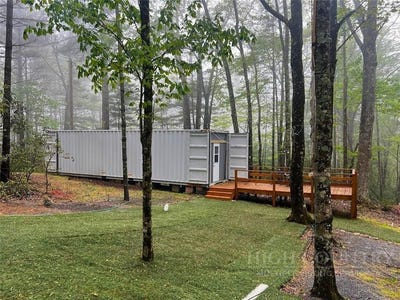 /international/us/84-eagles-nest-lane-glade-valley-nc-110107735650/
