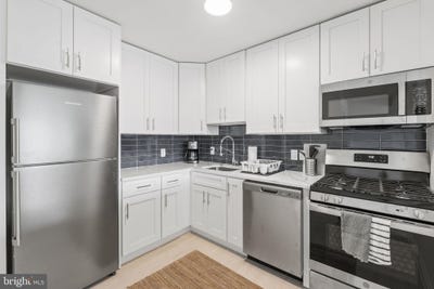 /international/us/100-w-taylor-run-parkway-w-alexandria-va-110108232871/