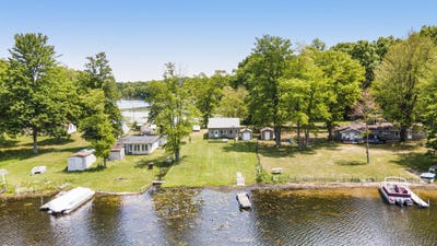 /international/us/60858-lilly-lake-drive-jones-mi-110099962333/