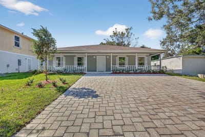 /international/us/2205-33rd-s-street-fort-pierce-fl-110106439759/