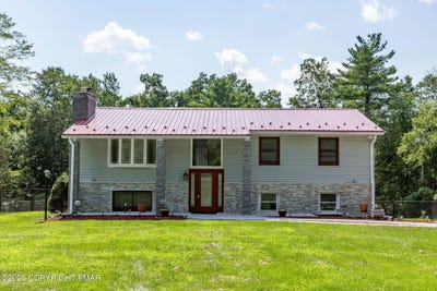 /international/us/544-rolling-pines-drive-saylorsburg-pa-110101102424/