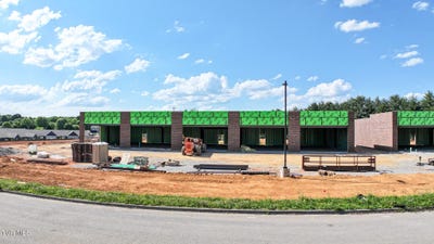 /international/us/205-presidential-drive-jonesborough-tn-110105276466/