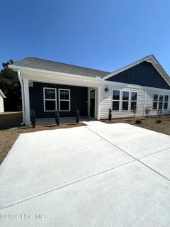 /international/us/806-discovery-cove-newport-nc-110105271493/