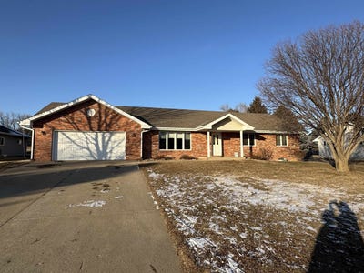/international/us/514-anderson-st-alcester-sd-110105097385/