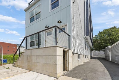 /international/us/6208-jefferson-st-west-new-york-nj-110101238676/