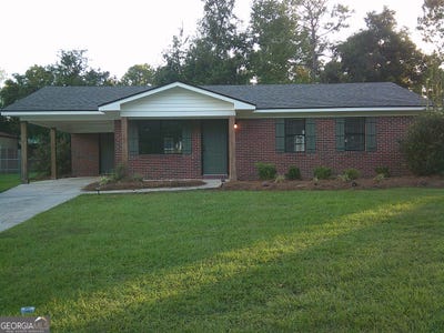 /international/us/4904-pikes-pond-road-lake-park-ga-110120068557/