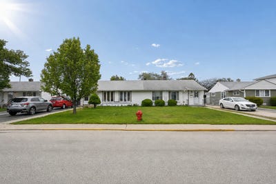 /international/us/hometown-il-110108016979/