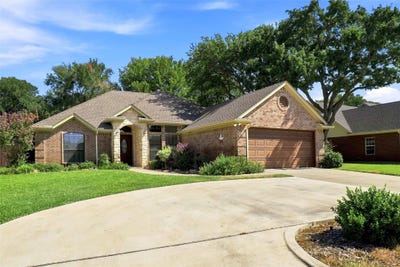 /international/us/2105-fair-oaks-drive-bridgeport-tx-110109980902/