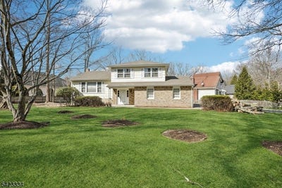 /international/us/2-eisenhower-rd-closter-boro-nj-110107198516/