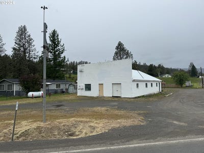 /international/us/704-e-highway-82-wallowa-or-110092211229/