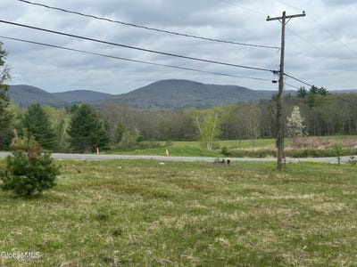 /international/us/336-presbyterian-hill-road-stephentown-ny-110107940471/