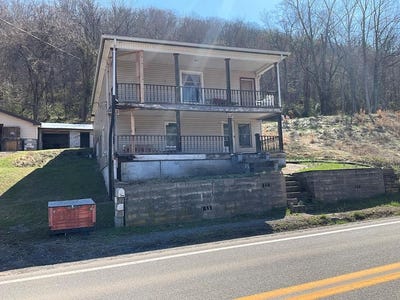 /international/us/1764-temple-street-hinton-wv-110107231726/