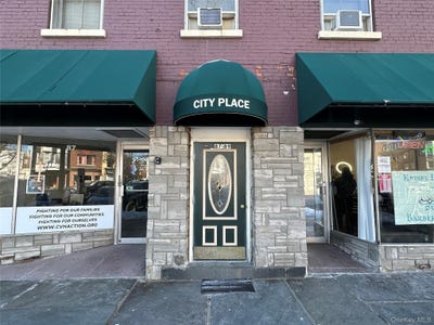 /international/us/87-broadway-newburgh-ny-110105313724/