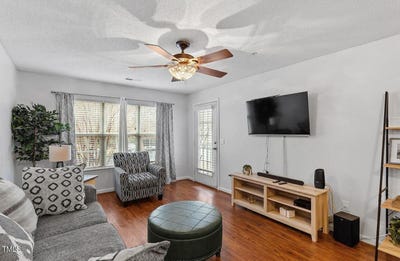 /international/us/129-sturbridge-drive-clayton-nc-110094396288/