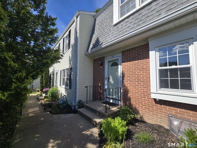 /international/us/24-tapping-reeve-village-litchfield-ct-110108883113/