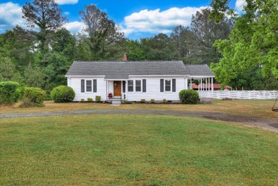 /international/us/1161-sweetwater-road-edgefield-sc-110107657233/