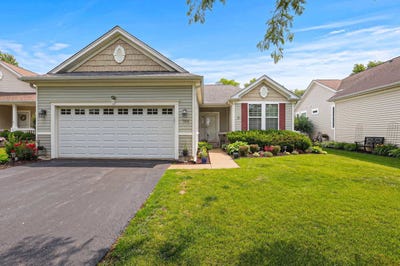 /international/us/12926-oak-grove-drive-huntley-il-110108800005/