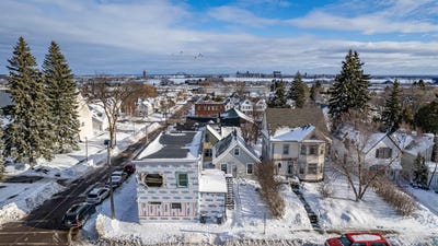 /international/us/2502-w-3rd-st-duluth-mn-110105982363/