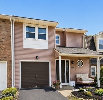 /international/us/20-stirrup-drive-east-greenbush-ny-110108076548/