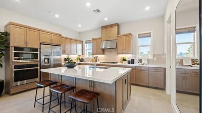 /international/us/840-sonia-irvine-ca-110106465619/