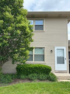 /international/us/2030-kevin-drive-montgomery-il-110108230785/