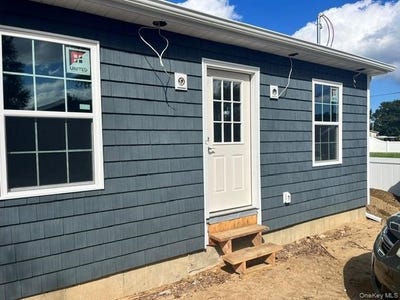 /international/us/55-corsica-street-copiague-ny-110120026918/