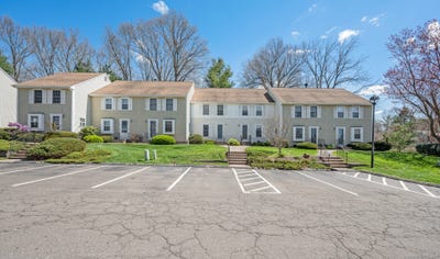 /international/us/4-hubbard-run-drive-glastonbury-ct-110108337062/