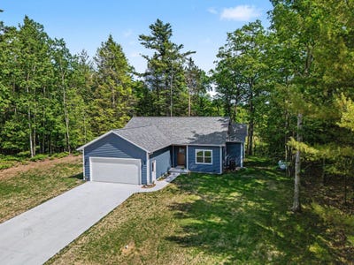 /international/us/4410-n-pine-avenue-mears-mi-110108749389/