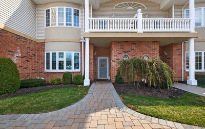 /international/us/105-francesca-way-amityville-ny-110107015542/