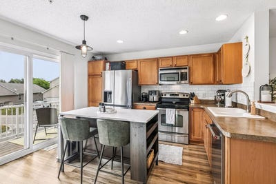 /international/us/3117-clover-ridge-drive-chaska-mn-110109608082/