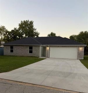 /international/us/223-e-ross-avenue-sapulpa-ok-110120514471/